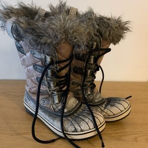Sorel Snow Boots size 7.5